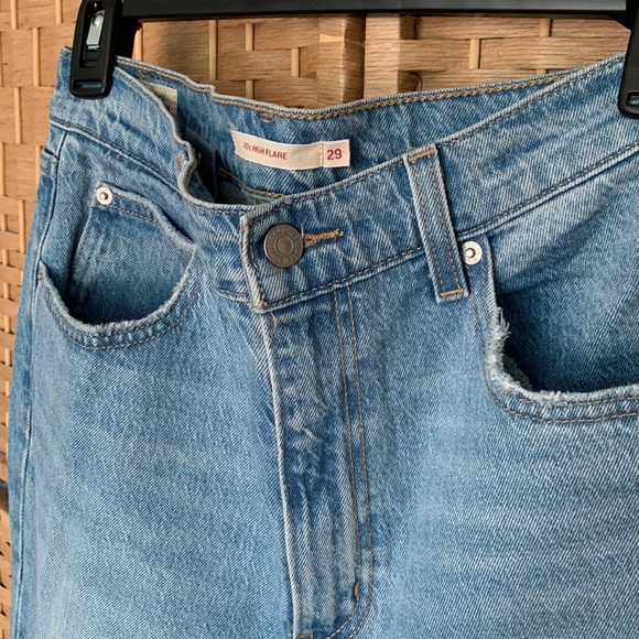 Levi’s Premium 70’s High Flare Jeans 👖 - Picture 7 of 17